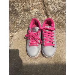 HEELEYS SIZE 4