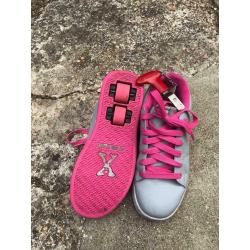 HEELEYS SIZE 4