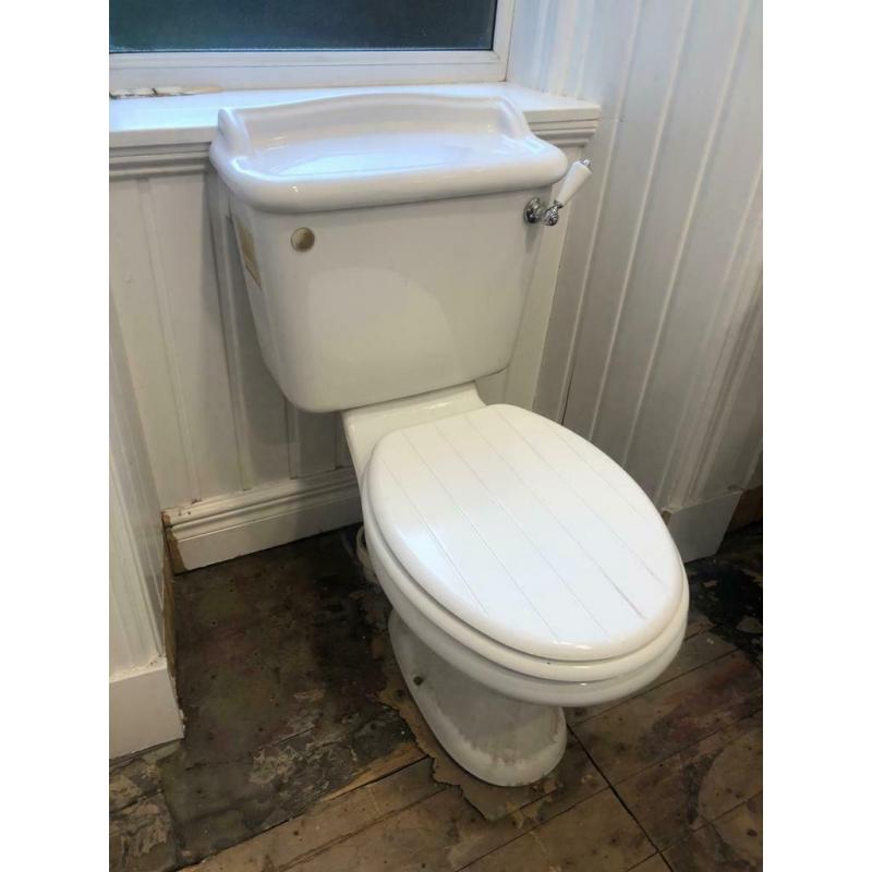 Close coupled WC. Perfect working order