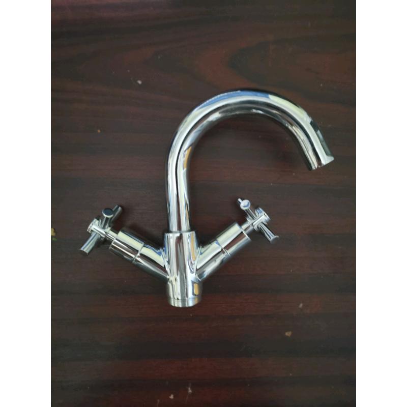 Brand New Beautiful Solid Metal Hot and Cold Mixer tap