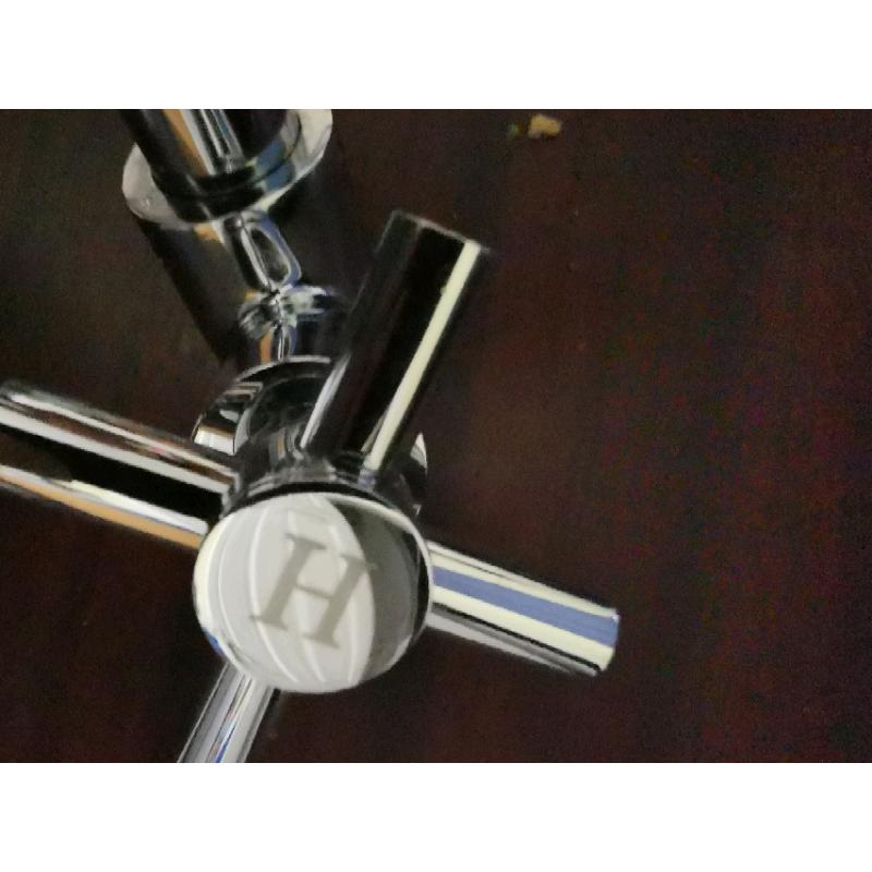Brand New Beautiful Solid Metal Hot and Cold Mixer tap