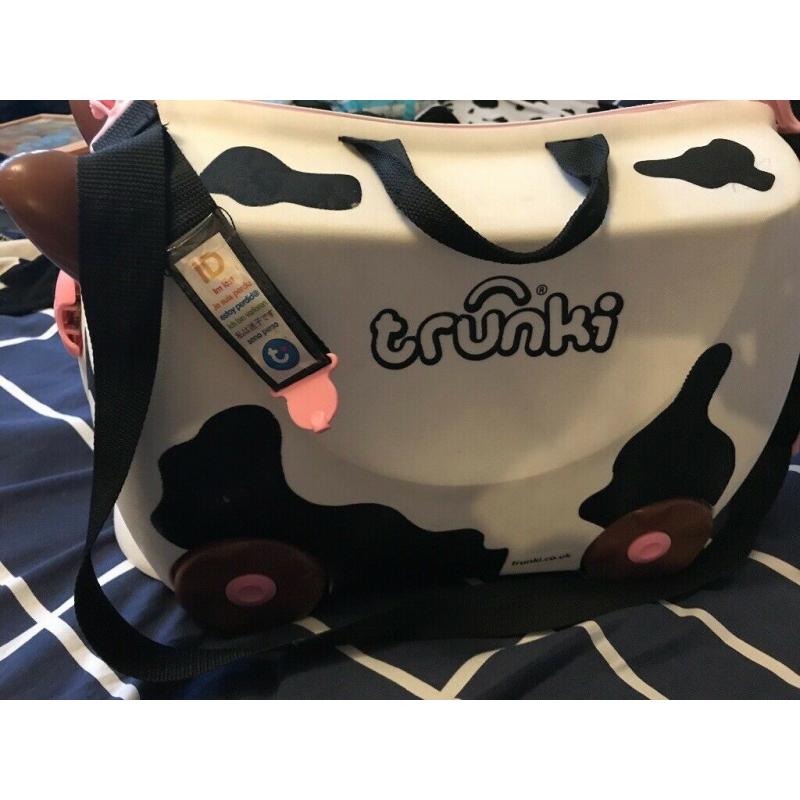 Trunki moo cow suitcase