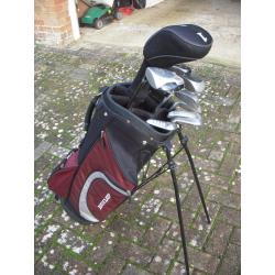 DUNLOP STAND / CARRY BAG PLUS CLUBS