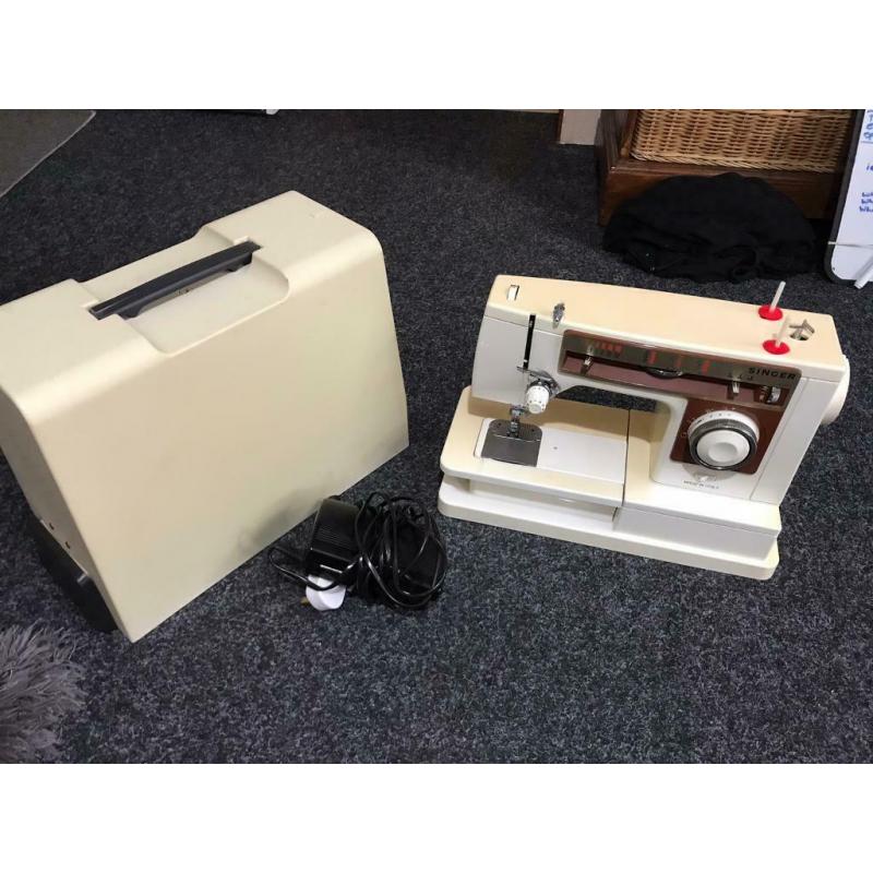 Sewing machine singer