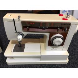 Sewing machine singer