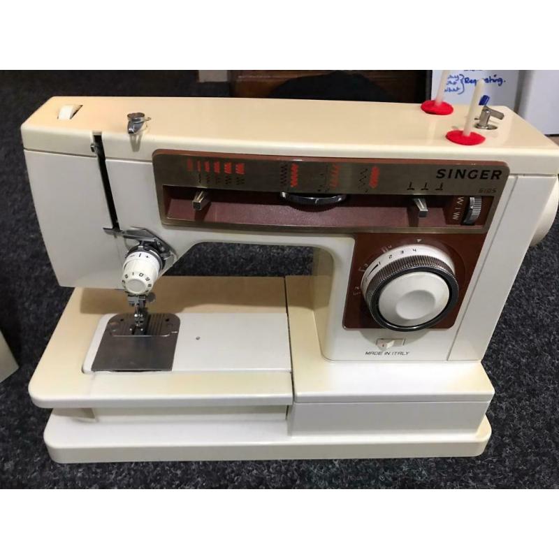 Sewing machine singer
