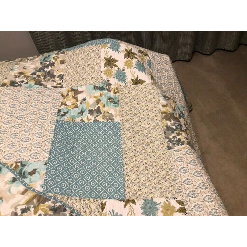 R?versible bed quilt