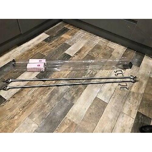 2 extendable Curtain Poles