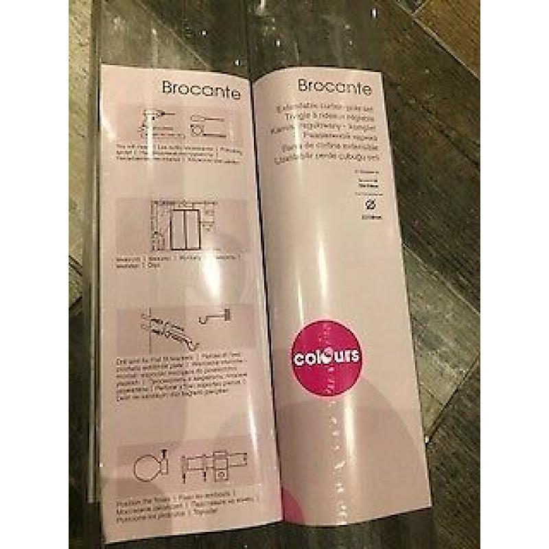 2 extendable Curtain Poles