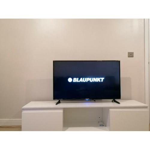 BLAUPUNKT 43/134M-GB-11B-FEGUX (43" Full HD LED SMART TV with Freeview HD)