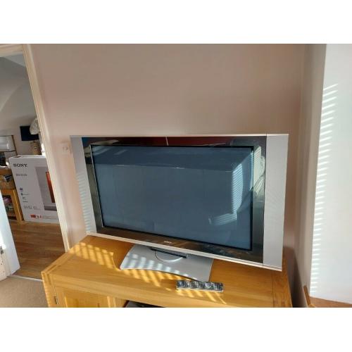 Hitachi 42" Plasma TV