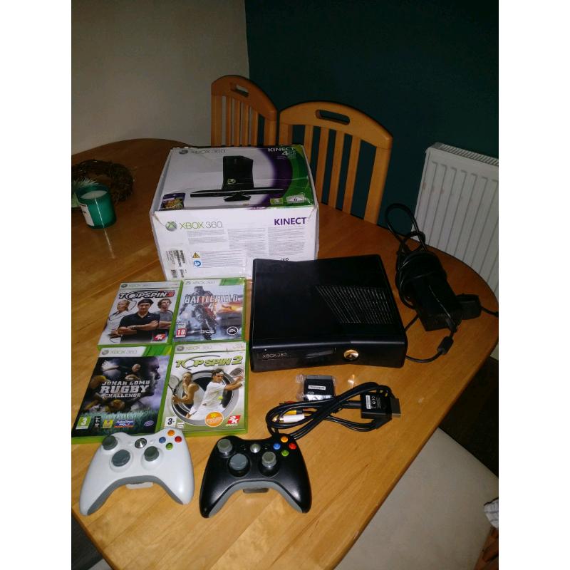 Xbox 360 7 games and 2 controller's