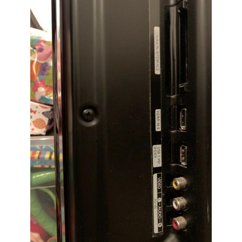 Samsung 46?? HD LCD TV + FREE STAND