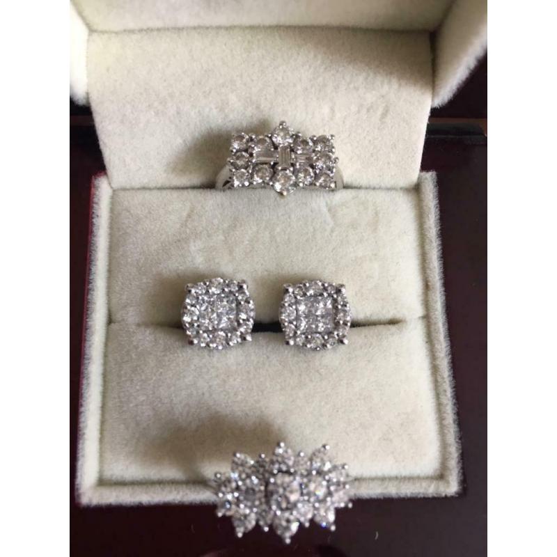 All brand new 1carat rings and matching stud earrings