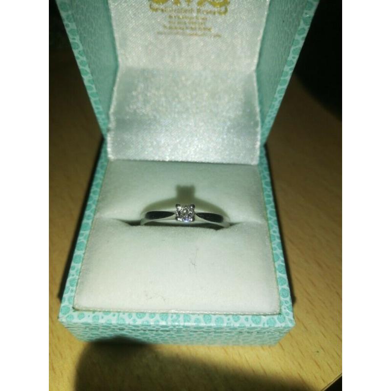 Platinum ring with diamond