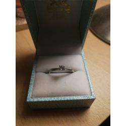 Platinum ring with diamond