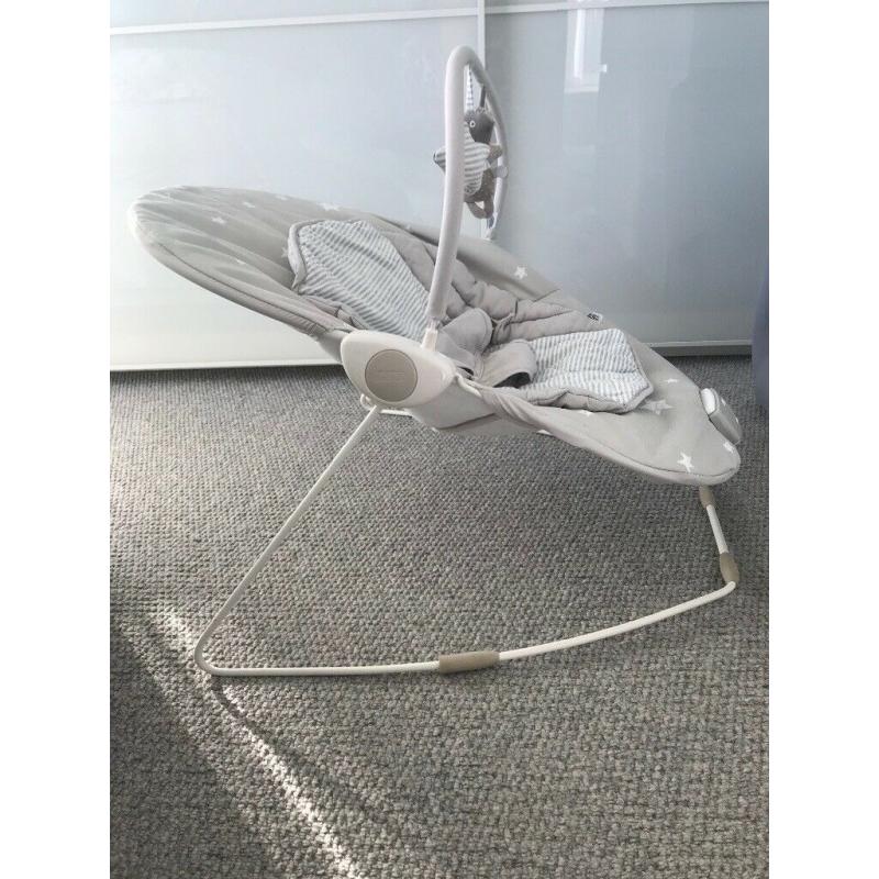 Baby bouncer chair