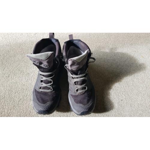 Salomon size 5 ladies walking boots