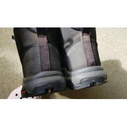 Salomon size 5 ladies walking boots