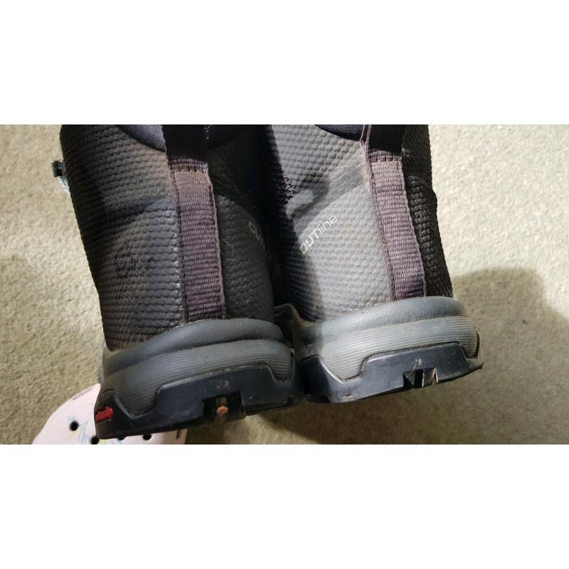 Salomon size 5 ladies walking boots
