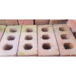 900+Assorted bricks,pavers and a few offcuts