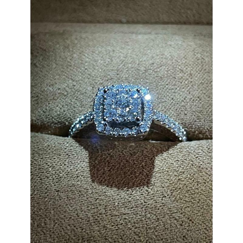 Diamond engagement ring