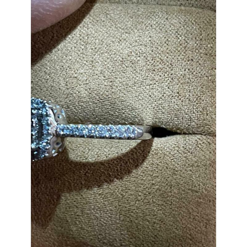 Diamond engagement ring