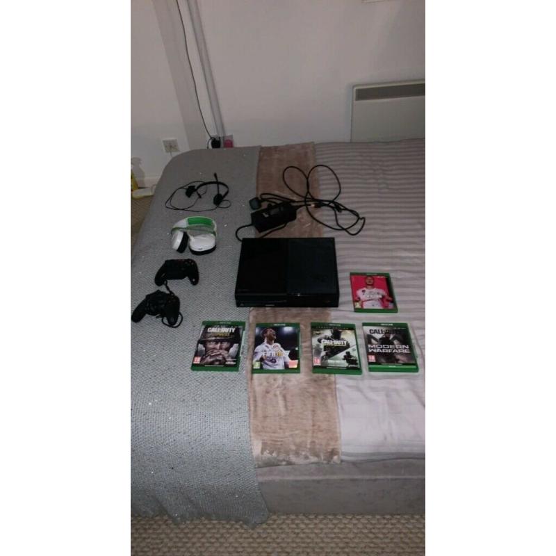 BACK AVAILABLE!! Xbox One 500GB 2 Controllers, Turtle beach headset and 5 Games