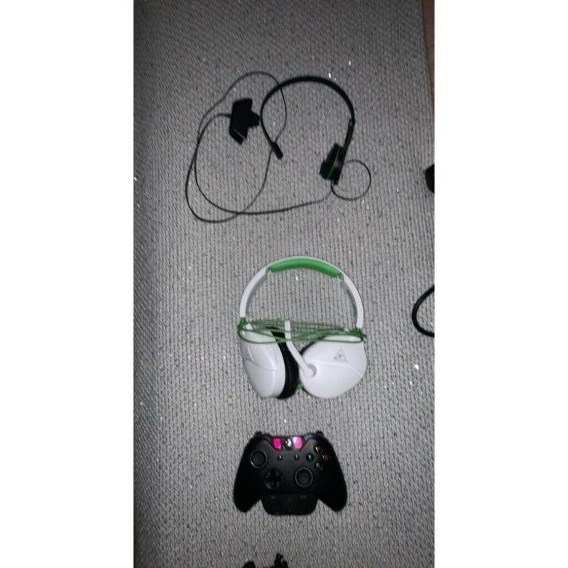 BACK AVAILABLE!! Xbox One 500GB 2 Controllers, Turtle beach headset and 5 Games
