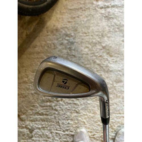 Golf iron set