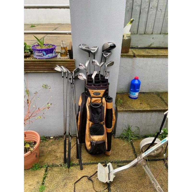 Golf clubs / golf bag / golf trolley