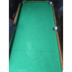 Snooker/pool table