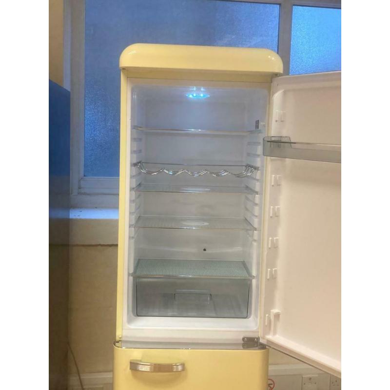 Swan Fridge Freezer