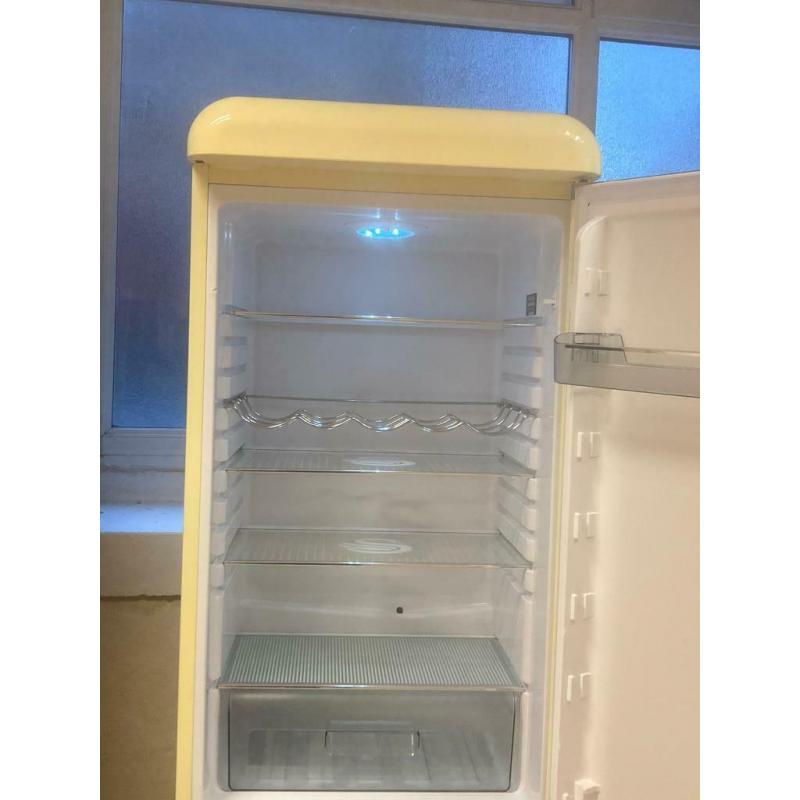 Swan Fridge Freezer