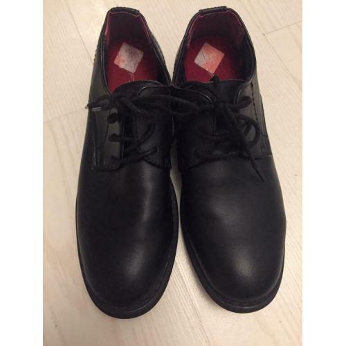Leather shoes