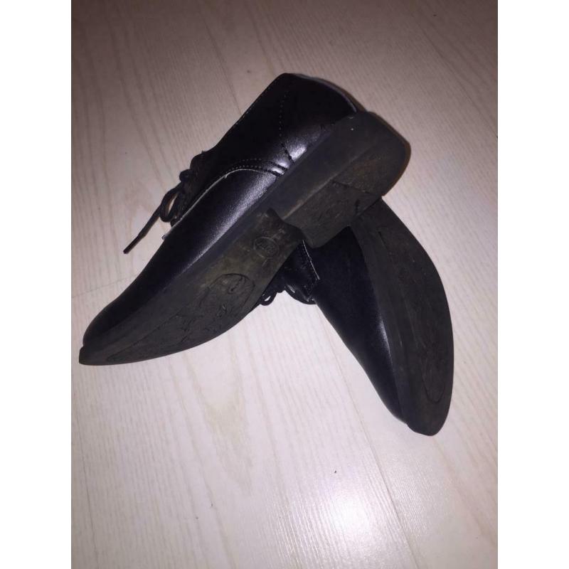 Leather shoes