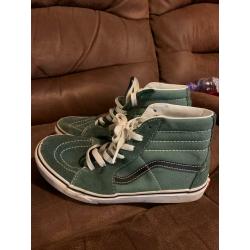 Vans off the wall skateboard trainers size 4 green