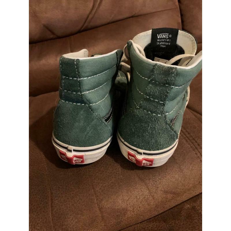 Vans off the wall skateboard trainers size 4 green