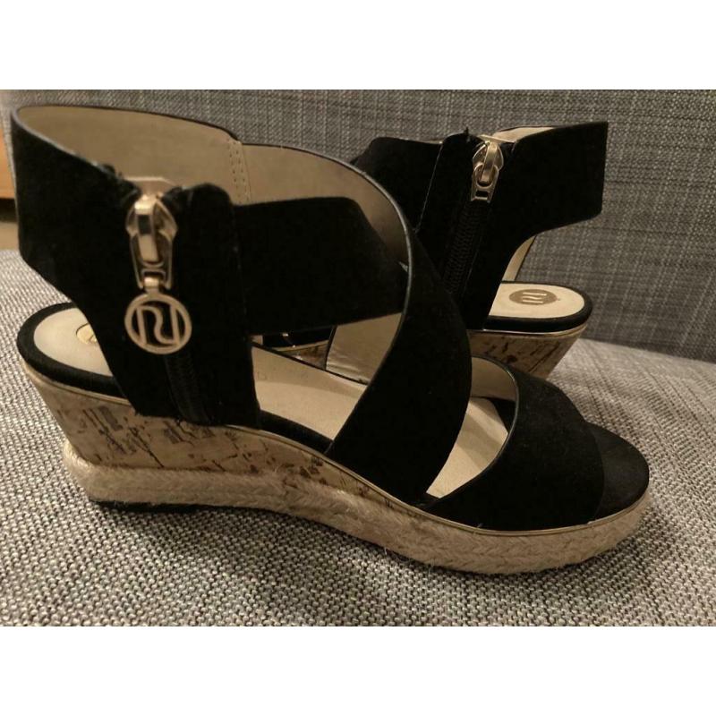 River Island Girls Sandals Size 1