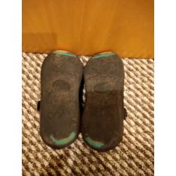 Toe Zone Girls Black Shoes Size 10