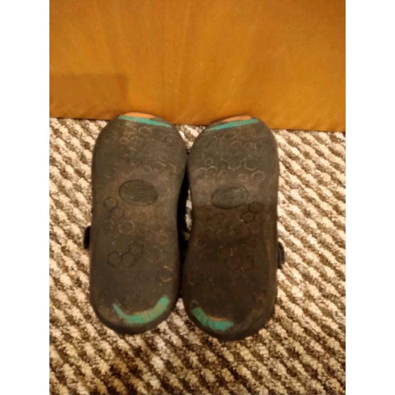 Toe Zone Girls Black Shoes Size 10