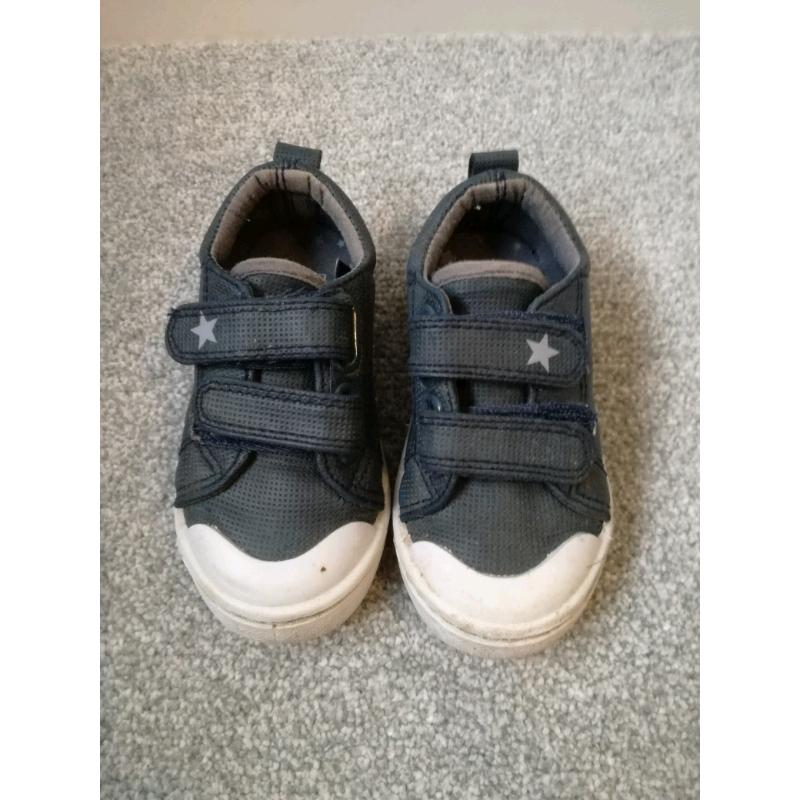 Infant Boys Shoes, size 5