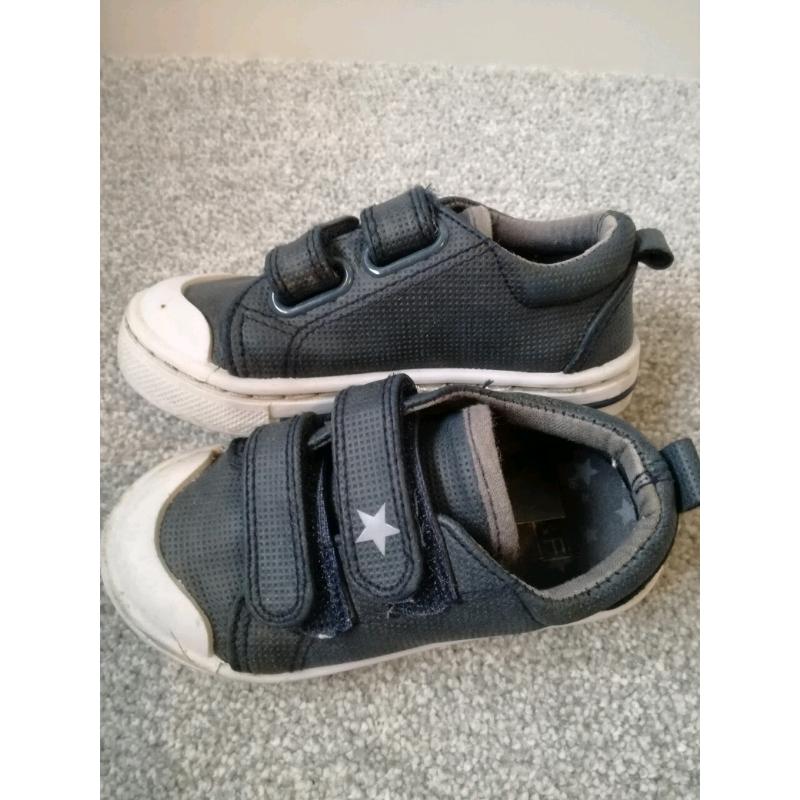 Infant Boys Shoes, size 5