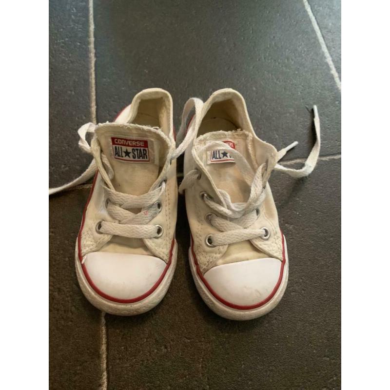 Kids converse